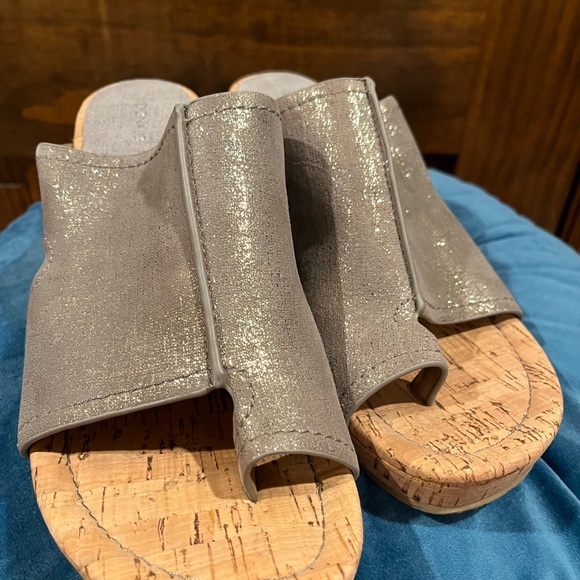 Donald J Pliner Shimmery Silver leather wedges - Picture 3 of 5